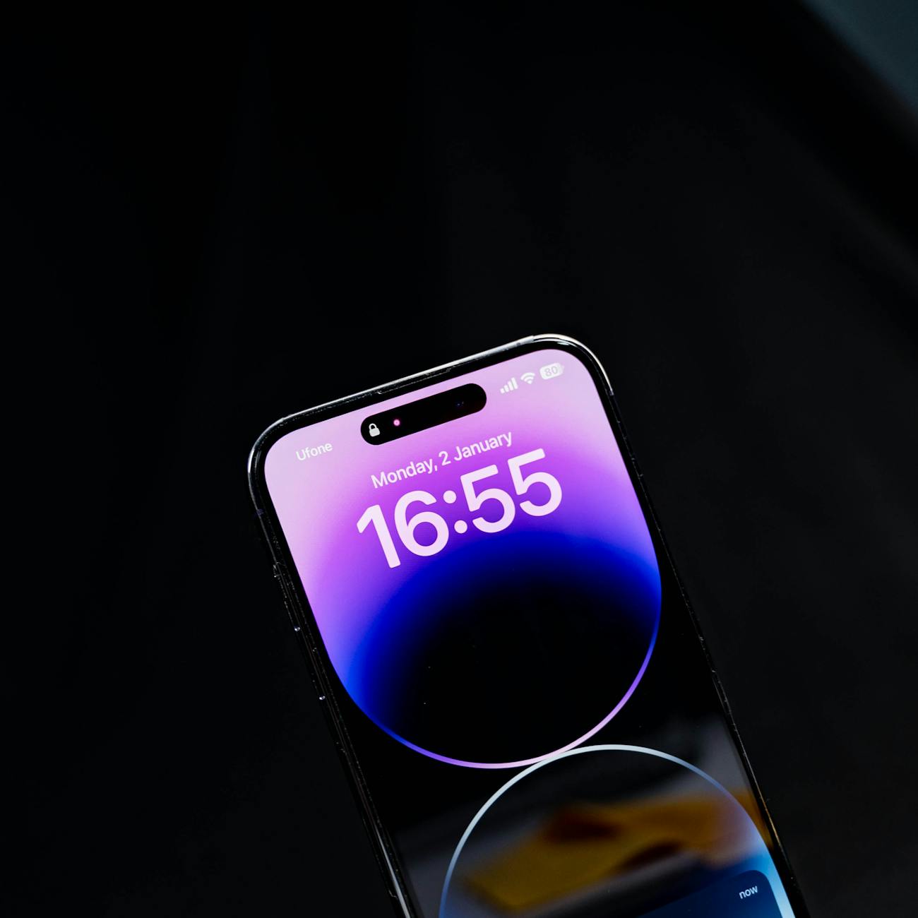 iPhoneの画面右上に出る緑の点・オレンジの点とは何か？