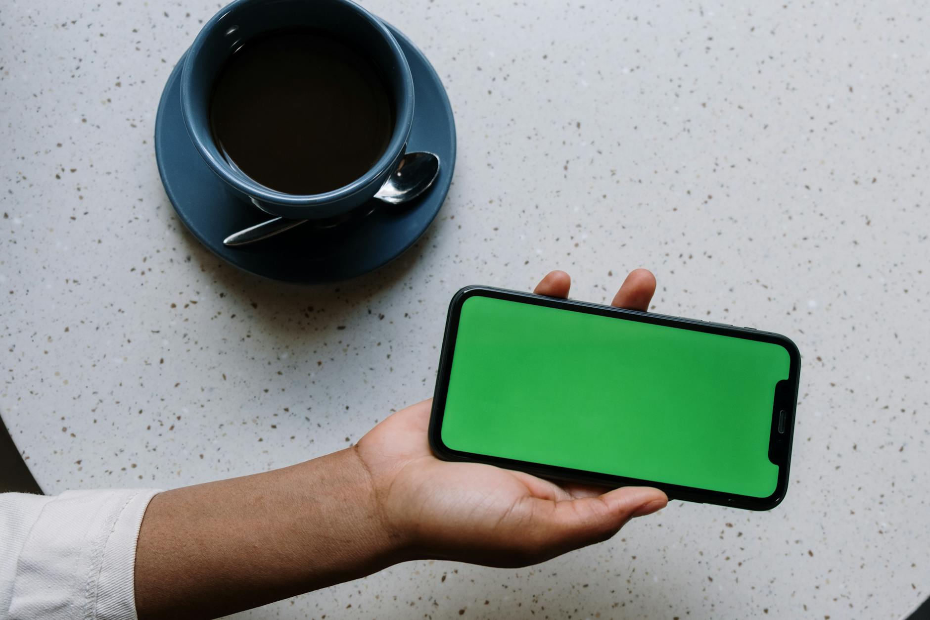 iPhoneに表示される緑の点とは何か？基本的な意味を理解しよう